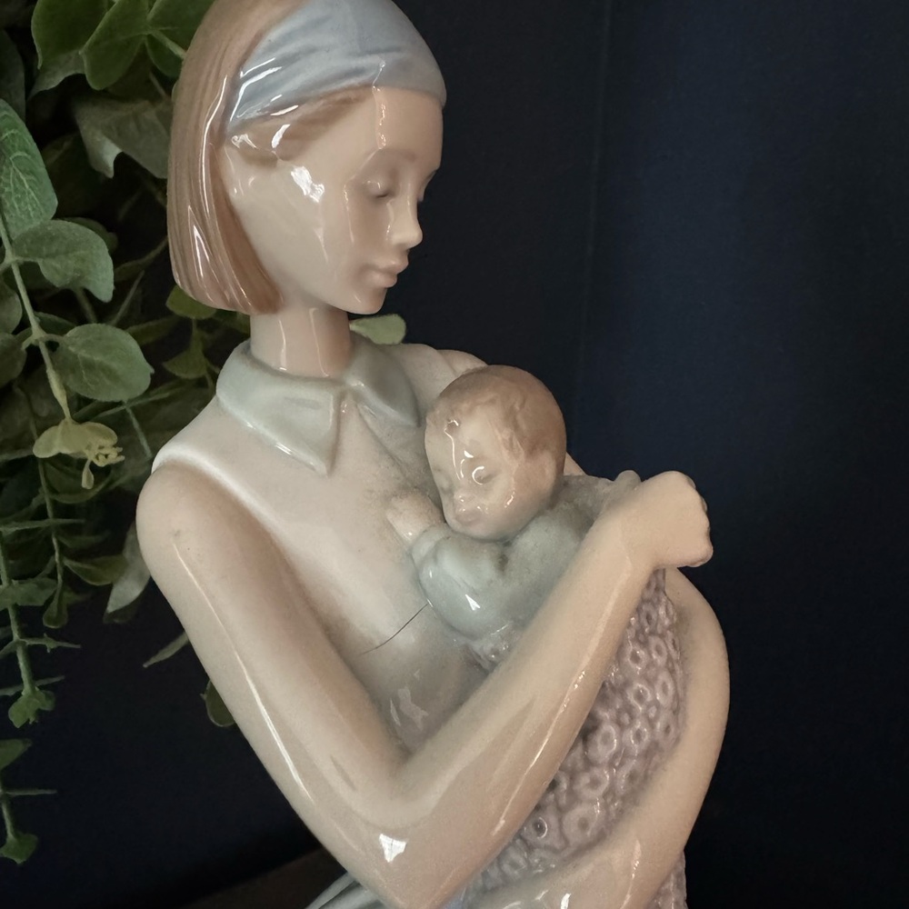 Lladro Nao Mother & Baby Porcelain Figurine #1413 - Picture 5 of 6